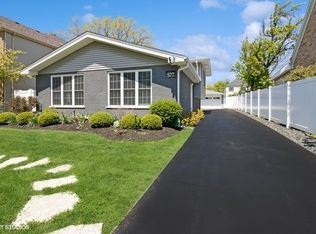 577 W Crockett Ave, Elmhurst, IL