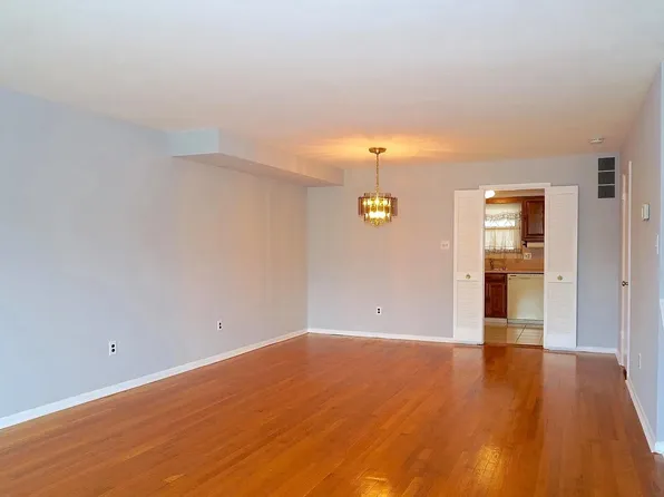 945 Elm Rd, Halethorpe, MD 21227