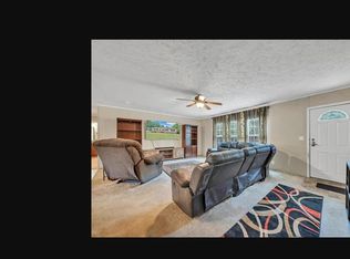 2748 Rutrough Rd, Roanoke, VA 24014