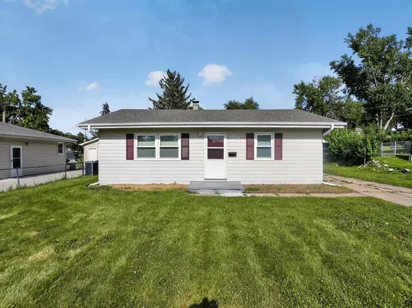 4137 N 62nd St, Omaha, NE 68104