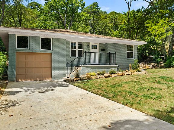 2nd image of 1700 Lilac Cir