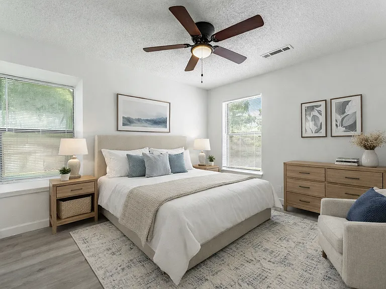 Black Oak Residences — Photo 4