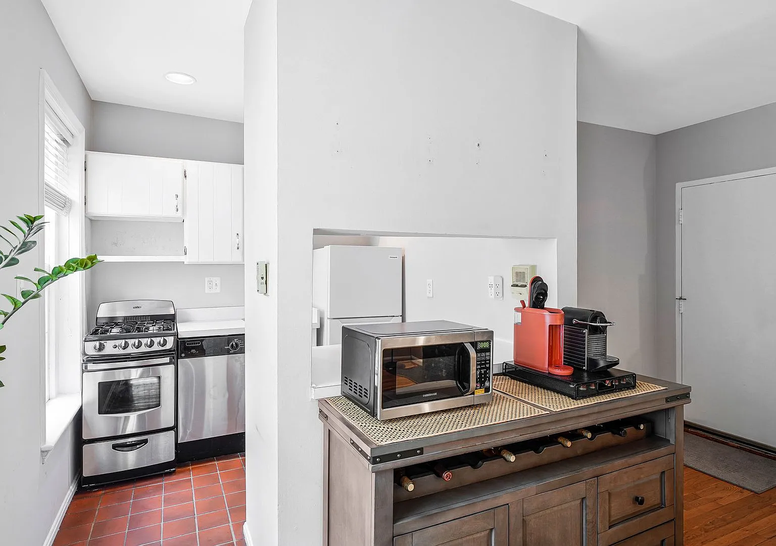 Capitol Hill Two-Bedroom | Southern Light | All Utilities Included August 2026 Free  — Photo 4