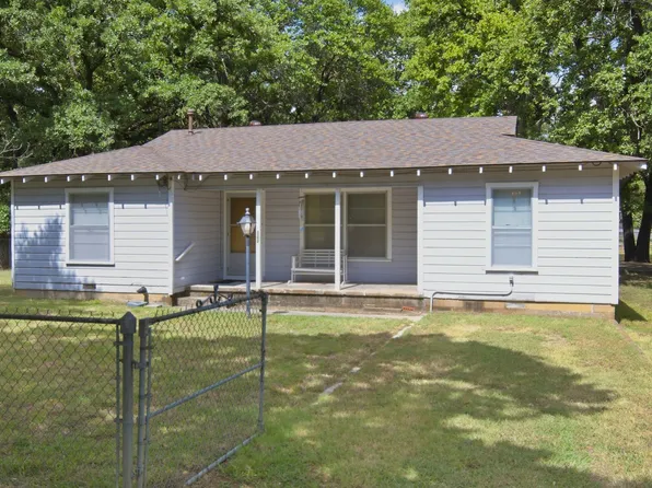 329 N Ash Ave, Azle, TX 76020