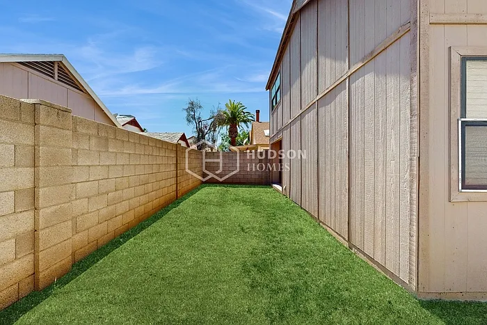 441 E Taro Ln — Photo 23