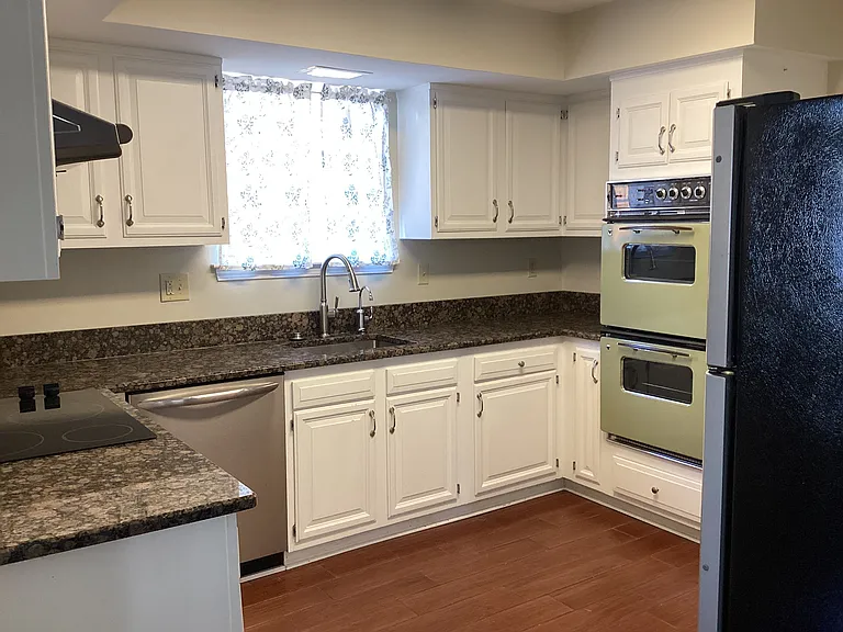 14 Yellowstone Dr — Photo 9