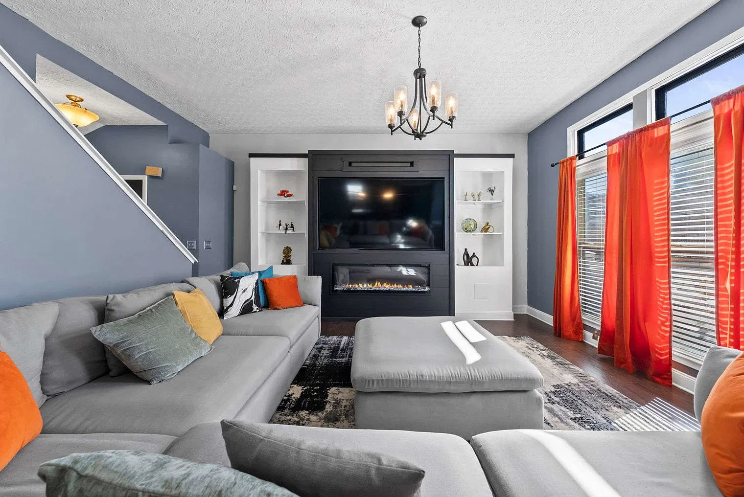 3 bed, 2.0 bath, 1571 sqft, $4,822 — Photo 2