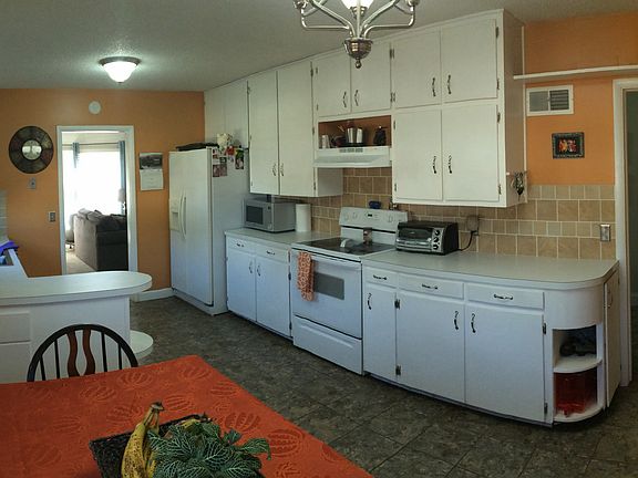 5th image of 1114 Greeley Ave