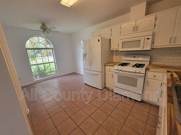 5th image of 1609 Vecuna Cir