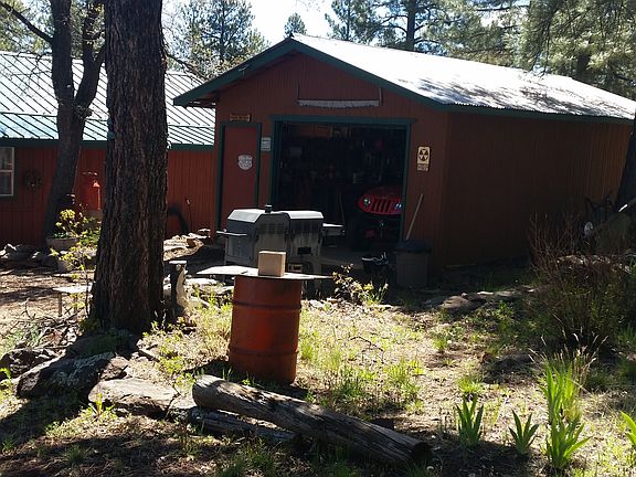 3rd image of 220 Lake View Dr