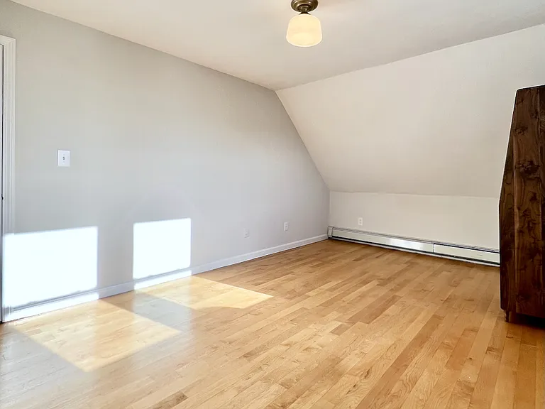 131 Pearl St #3R — Photo 12