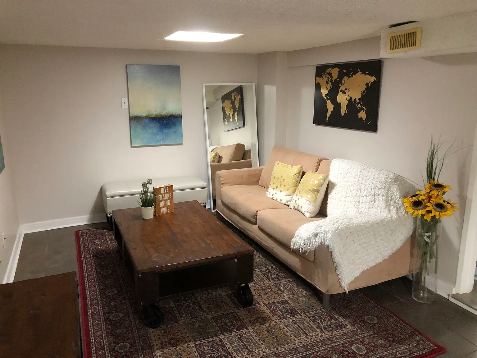 2 bed, 800 sqft, $1,900 — Photo 2