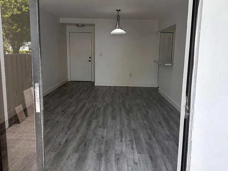 9419 Fontainebleau Blvd #107 — Photo 37