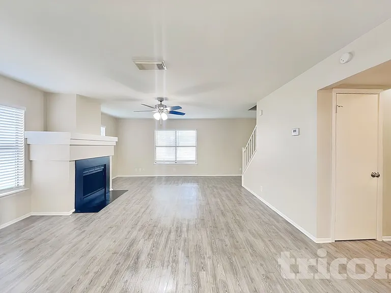 6827 Cypress Mist Dr — Photo 2