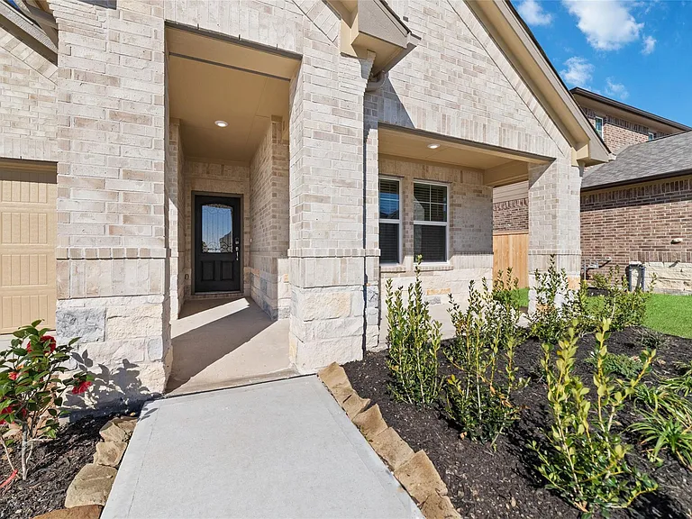 21518 Carbone Ln — Photo 2