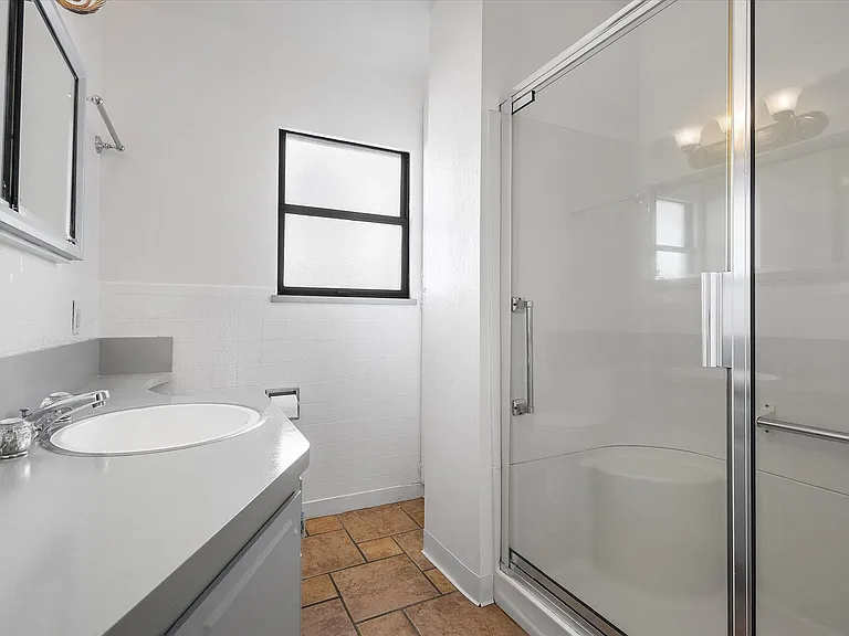 1087 Park Ave — Photo 20