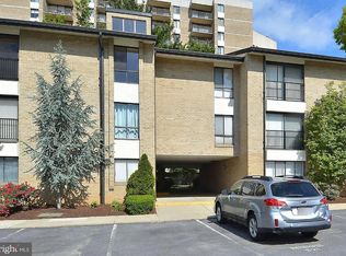 10 Monroe St APT 302, Rockville, MD 20850