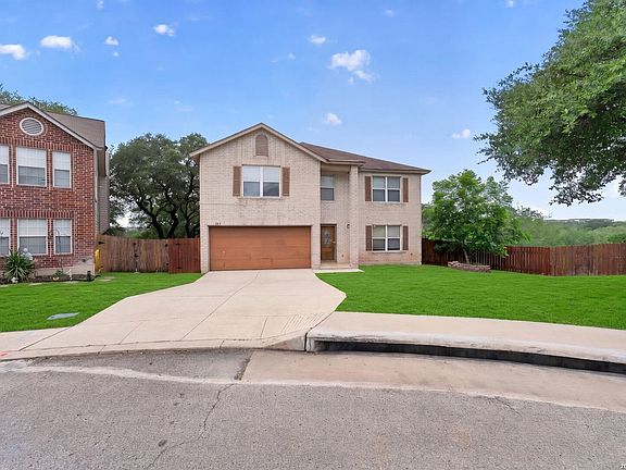 2nd image of 822 Empresario Dr
