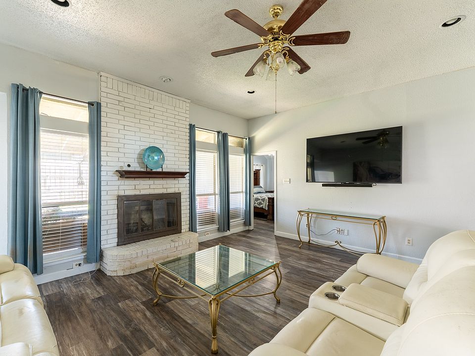 1st image of 2854 Briar Hill Dr