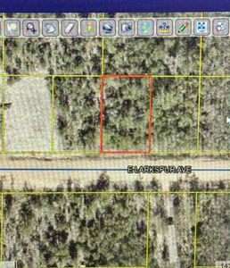 32 W Larkspur Ave, Defuniak Springs, FL, 32433