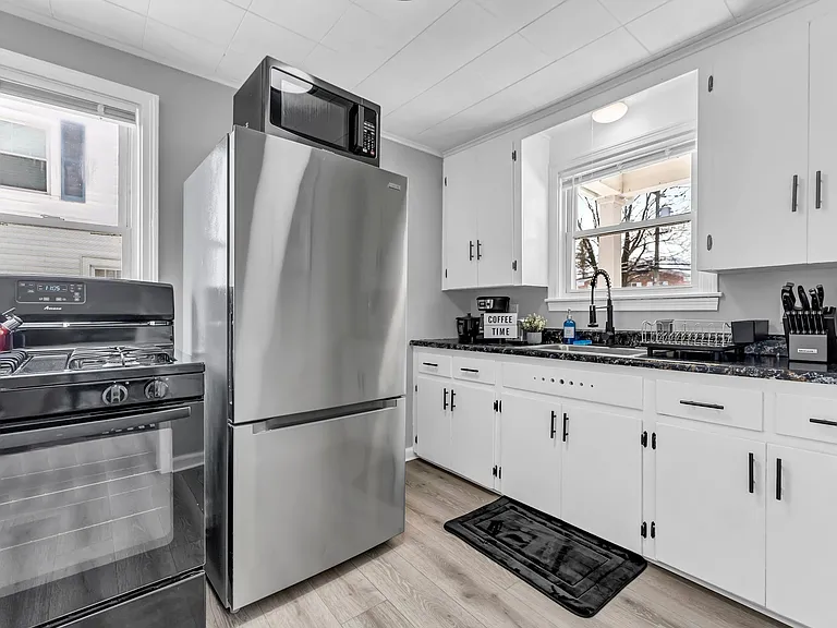 77 Union St #2 — Photo 5