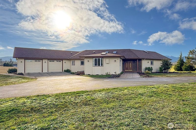 5th image of 1132 Woodcock Road