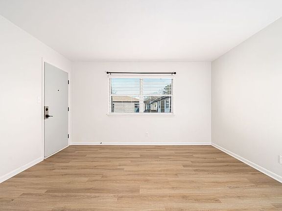 5th image of 9019 Chesapeake Blvd Unit C05