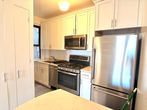2nd image of 147 W 79th St #12D