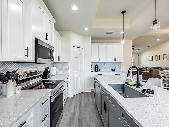 5th image of 3309 16th ST SW