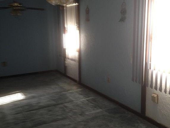 5th image of 161 Forest St