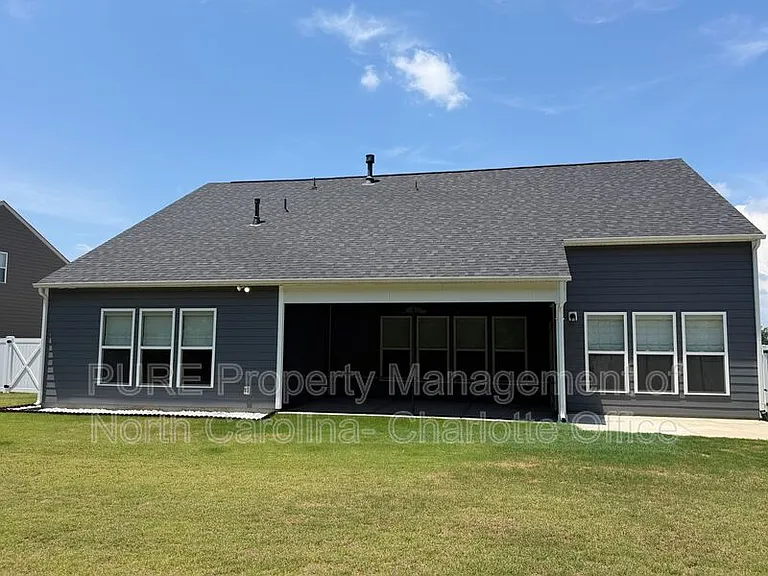 13818 Berkley Ave — Photo 44