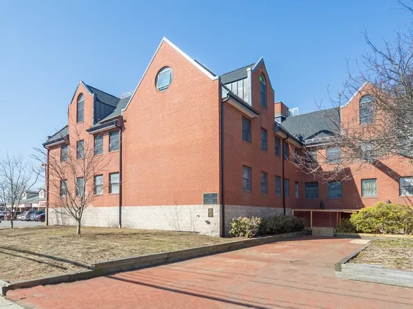 60 E Central St APT 208, Natick, MA 01760