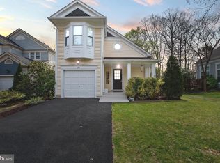 28 Ferguson Ct, Sterling, VA 20165