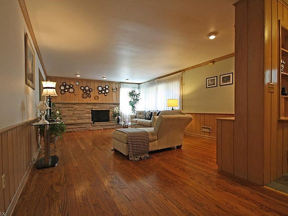 2nd image of 2523 5th Ave