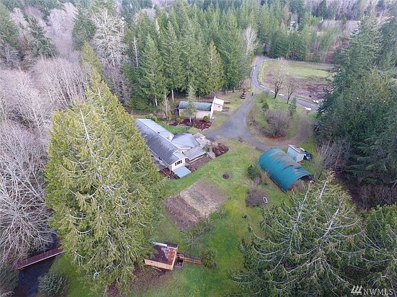 3rd image of 22 Bush Creek Ln