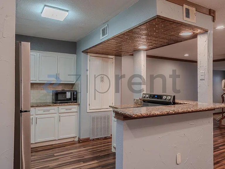 14515 Wunderlich Dr #403 — Photo 8