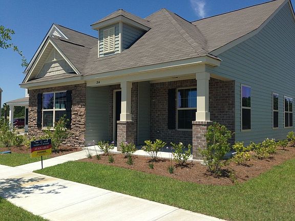 214 Dogwood Cir