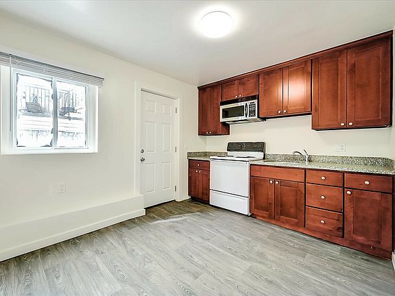 3rd image of 4437 Kirkham St