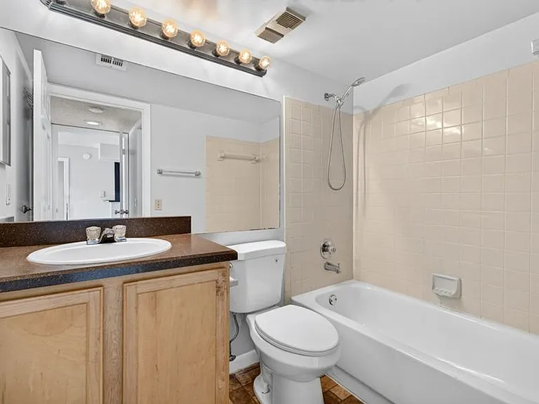 724 Executive Center Dr #31-8-31 — Photo 9