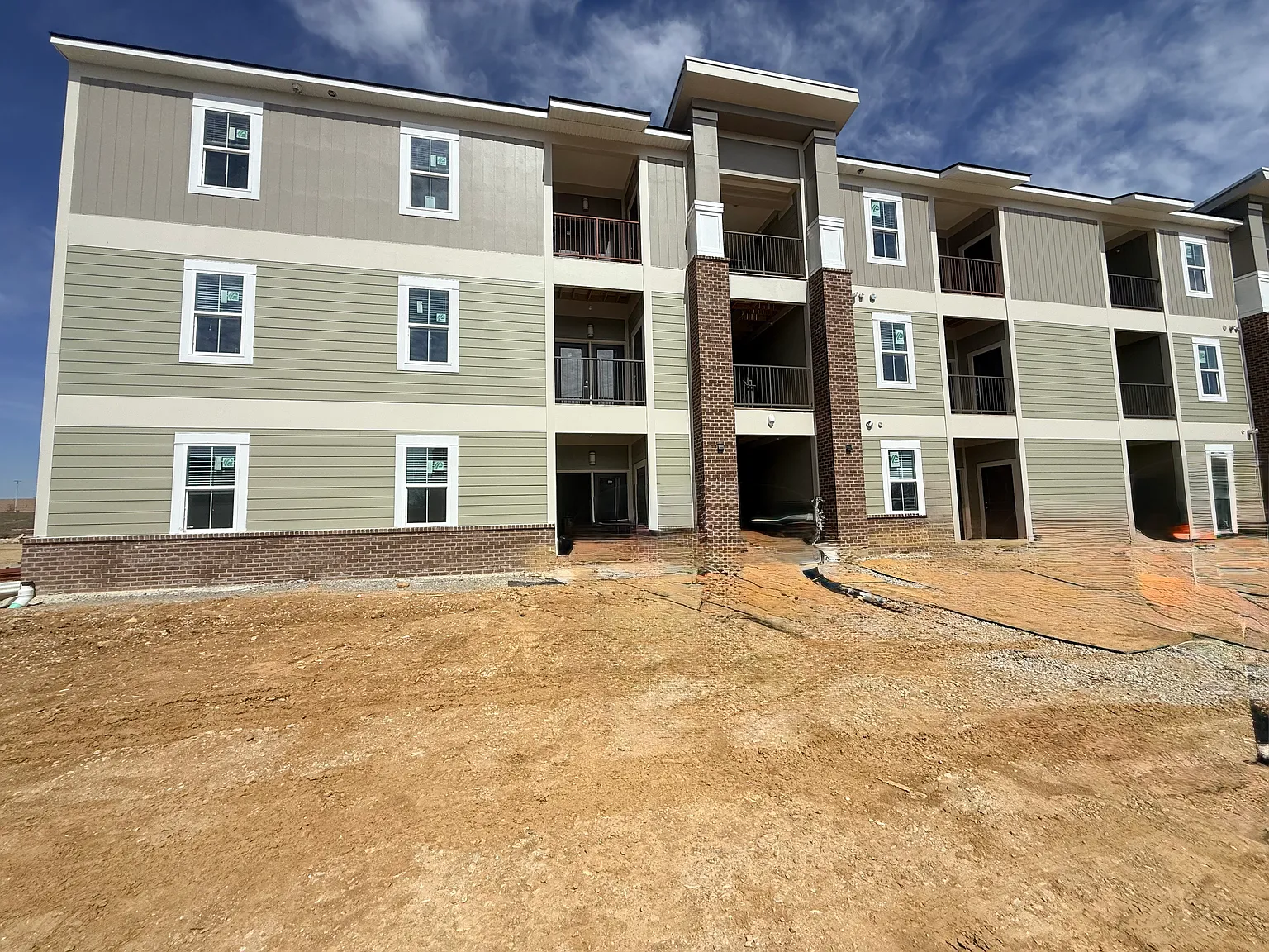 Sunrise Crossing Apartments — Photo 3