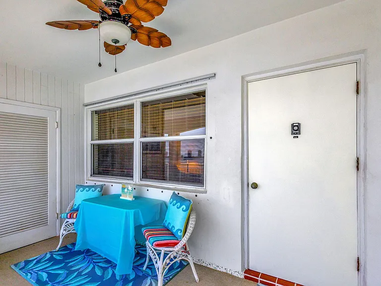 100 Shore Ct #210 — Photo 7