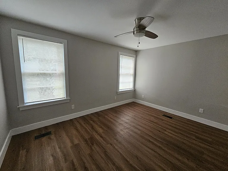 4 W Desoto St — Photo 20