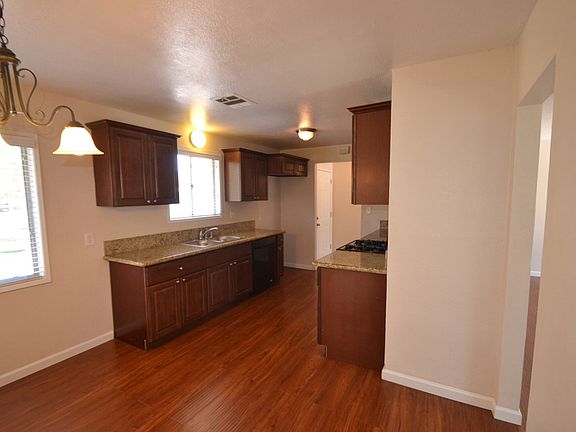 3rd image of 581 N Meridian Ave