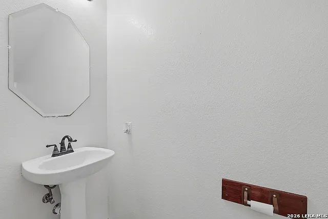 2115 Bigmouth Hook — Photo 15