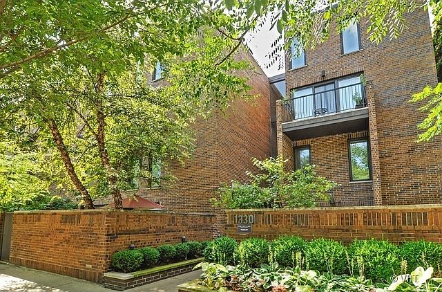 1st image of 1330 N La Salle St #106