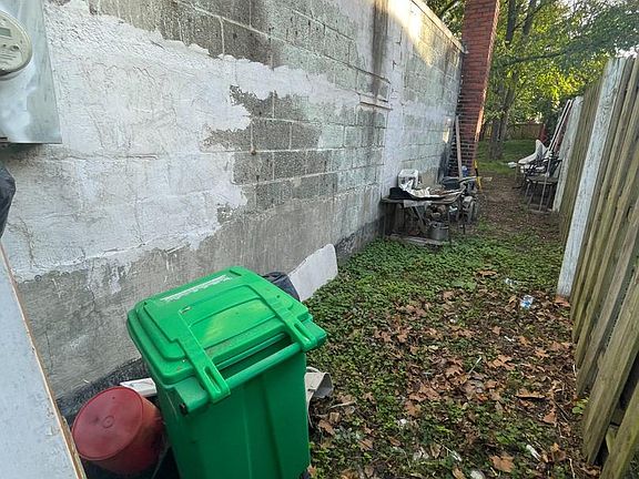 5th image of 4619 Addison Rd