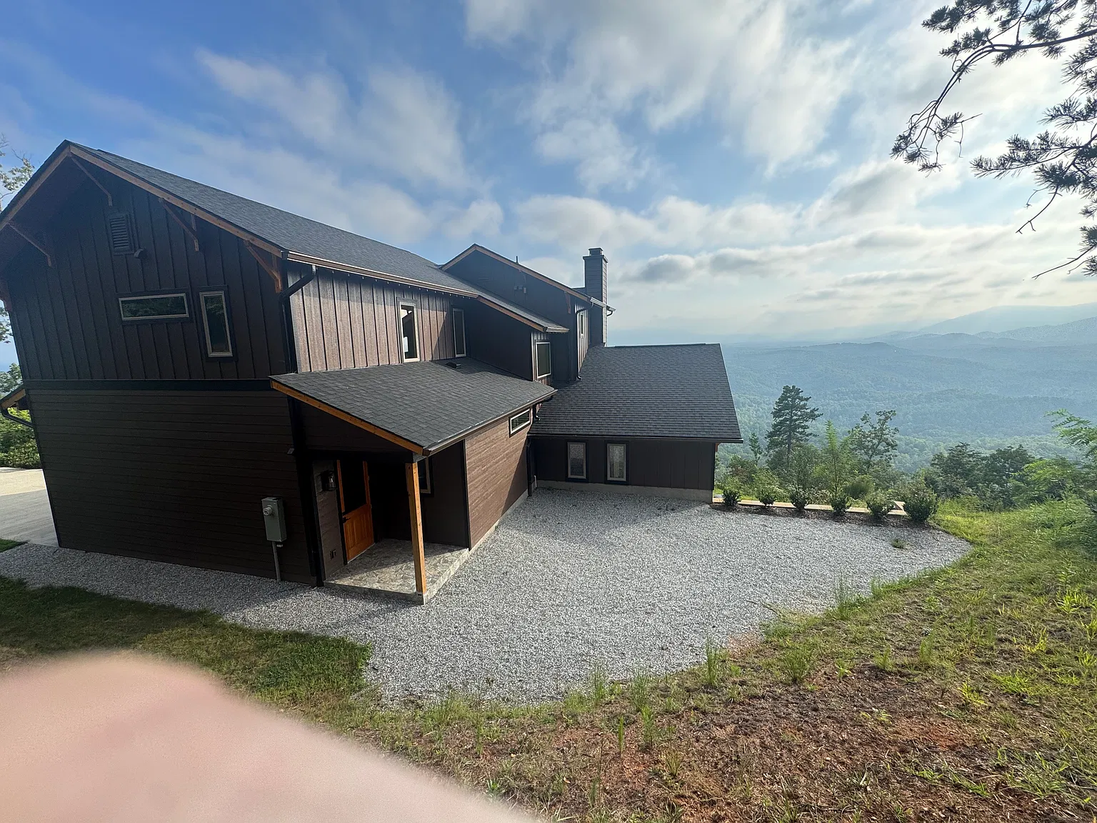 3 bed, 3.5 bath, 2980 sqft, $3,200 — Photo 4