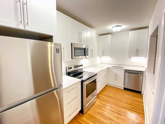 5th image of 605 N Irving St #35