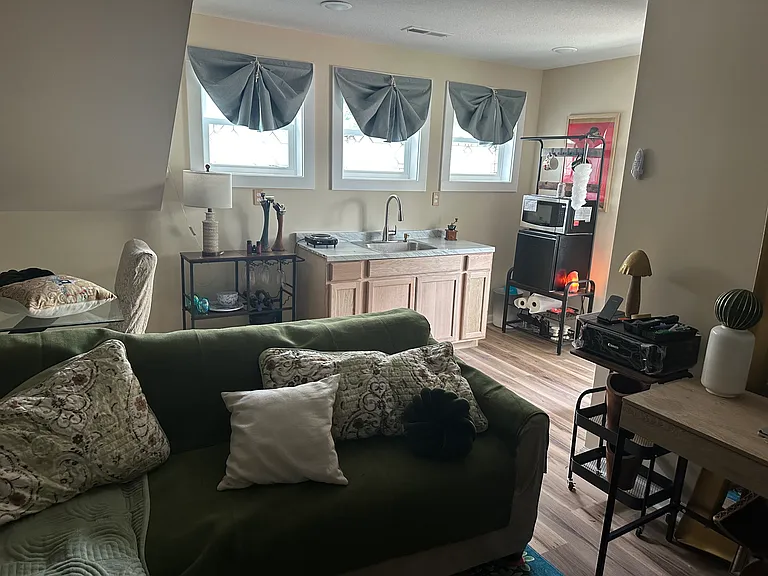 1010 Bate Ave — Photo 13