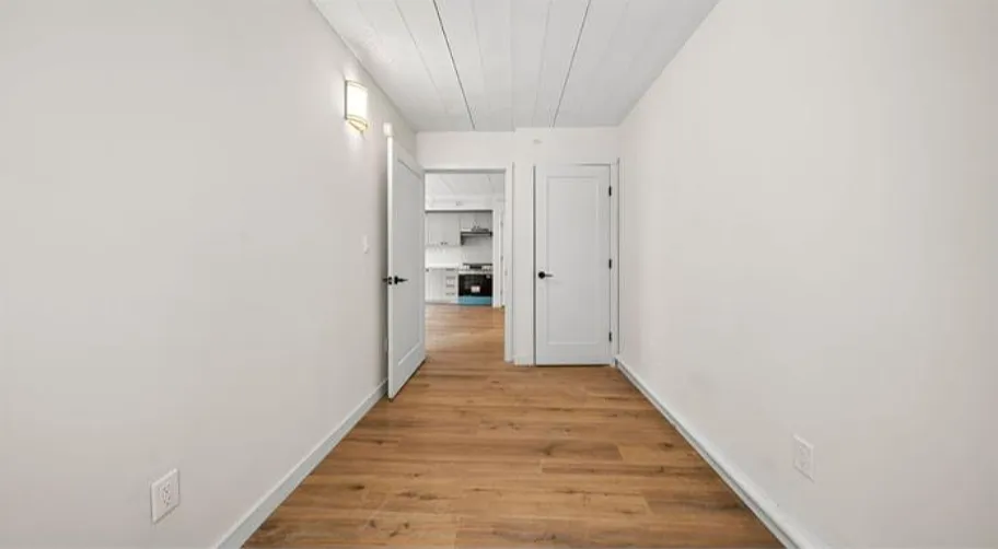 3 bed, 1000 sqft, $3,544 — Photo 1